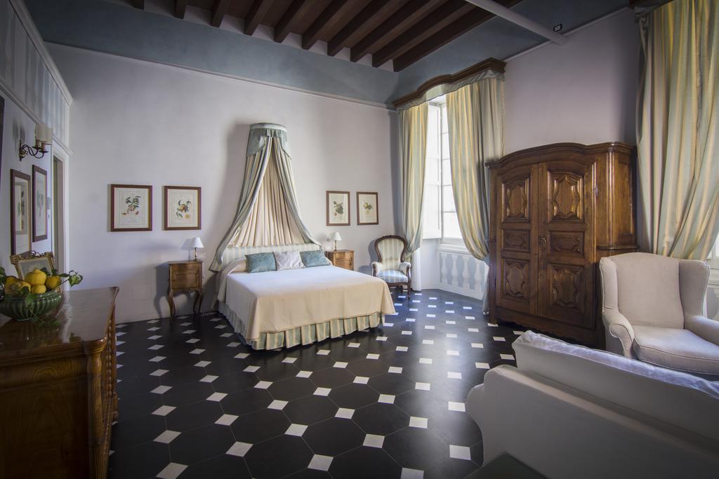 Palazzo Lengueglia B&B Albenga Zewnętrze zdjęcie